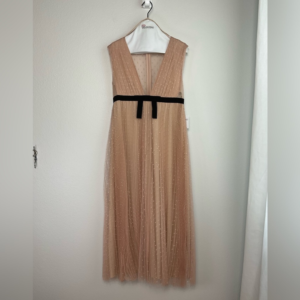 RED Valentino Bow Embellished Pleated Point D'Esprit Blush Colored Dress - Picture 3 of 10